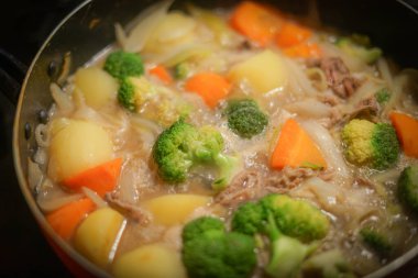 İçindekiler Kuzen White yahnisi