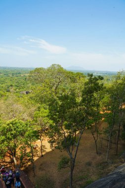 Arazinin zirvesinden Shigiriyarokku (Sri Lanka)