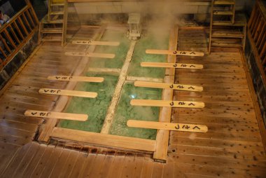 Sıcak suyun Kusatsu kaplıcaları da görüntüler gördü