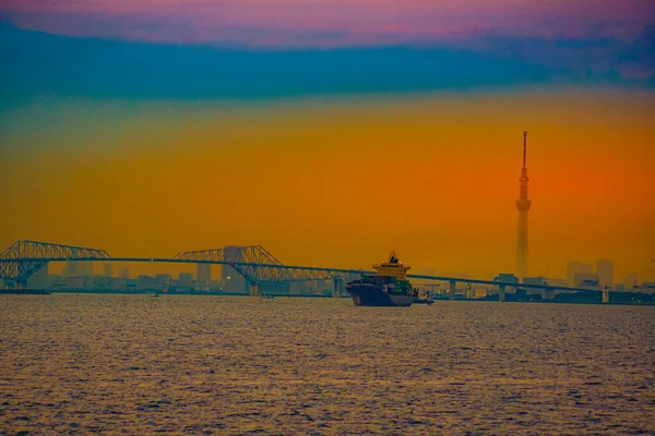 Vrachtschip Silhouet Zonsondergang — Stockfoto