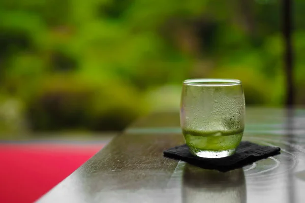 Koude Groene Thee Die Geplaatst Een Japanse Stijl Tafel — Stockfoto