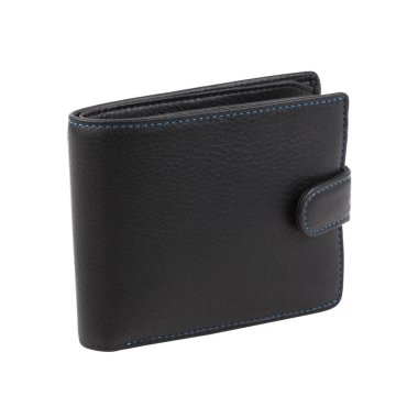 Hakiki sığır derisinden yapılmış yeni siyah cüzdan. Beyaz arka planda izole edilmiş. Yakın çekim. 