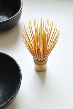 Bardak ve foamer matcha çay töreni için set