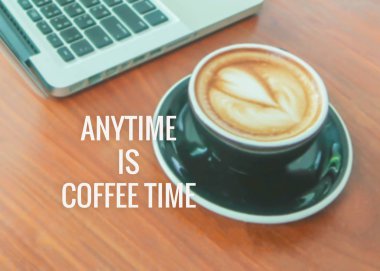 Bulanık arka planda ilham verici ve motivasyon alıntısı