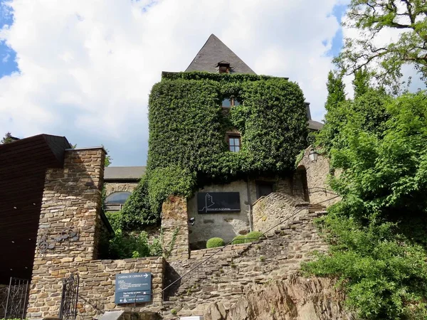 Eingang zum Schloss Clervaux — Stockfoto