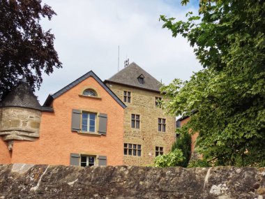 Dışarıdaki ticaret kalesi.