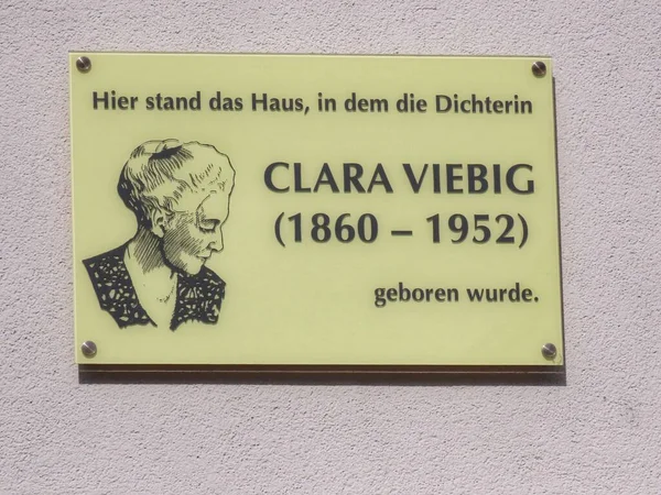Clara Viebig Gedenktafel am Geburtshaus — Stockfoto