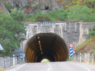 Deniz tarağıyla tünel