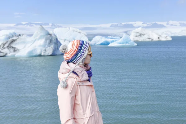 Adventure Traveller Woman Pink Coat Visiting Nature Landscape Summer Glacier — Stock Photo, Image
