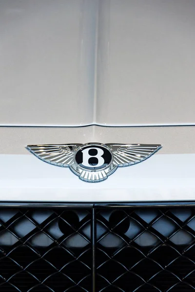 Berlin Tyskland April 2018 Bentley Företagslogotyp Bentley Bentayga Bilen Stående — Stockfoto