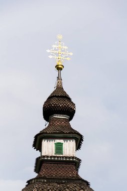 Ahşap Ortodoks Karpat Ruthenian Kilisesi Saint Michael Archangel Kinsky Gardens, Petrin, Çek Cumhuriyeti, tipik halk ahşap günlük shingled çatı ile inşa taşındı Subcarpathian Rusya'dan bugün Ukrayna, Zakarpati ve yeniden inşa