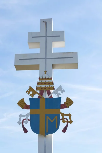 Pauselijk Wapen Kruis Voor Basiliek Van Bedevaart Van Veronderstelling Van — Stockfoto