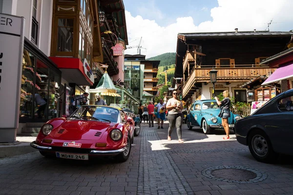 Saalbach Hinterglemm Allemagne Juin 2018 Les Gens Qui Regardent Les — Photo