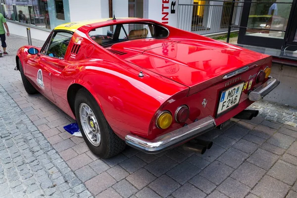 Saalbach Hinterglemm Austria June 2018 Ferrari Dino Oldsmobile Vintage Veteran — Stock Photo, Image