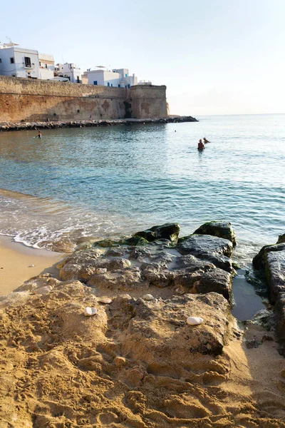 Salida Del Sol Playa Porta Vecchia Cerca Catedral Monopoli Apulia —  Fotos de Stock