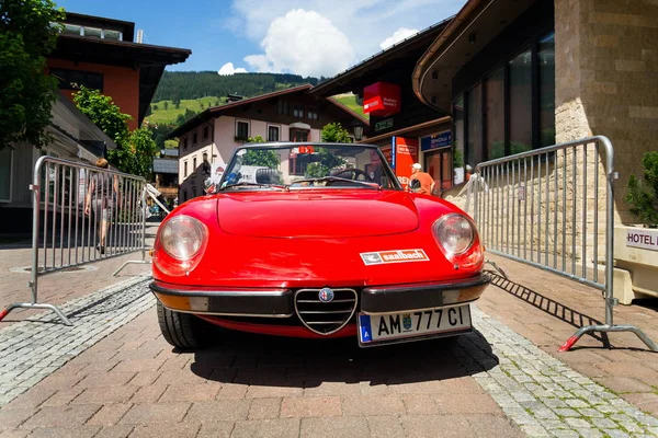 Saalbach Hinterglemm Autriche Juin 2018 Ancienne Voiture Alfa Romeo 1300 — Photo