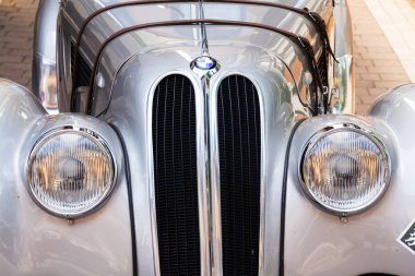 Saalbach-Hinterglemm, Avusturya-21 Haziran 2018: Vintage Araba Bmw 328 roadster oldsmobile gazisi 1936 1940 için üretilen 21 Haziran 2018 Saalbach-Hinterglemm, Avusturya için üzerinde duruyor.