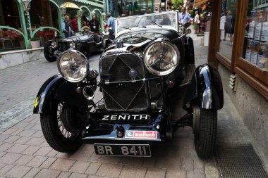 Saalbach-Hinterglemm, Avusturya-21 Haziran 2018: Vintage İngiliz lüks araba Lagonda oldsmobile kıdemli 21 Haziran 2018 Saalbach-Hinterglemm, Avusturya.