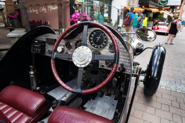 Saalbach-Hinterglemm, Avusturya-21 Haziran 2018: Vintage Riley iki kişilik spor otomobil dan 1938 oldsmobile kıdemli 21 Haziran 2018 Saalbach-Hinterglemm, Avusturya.