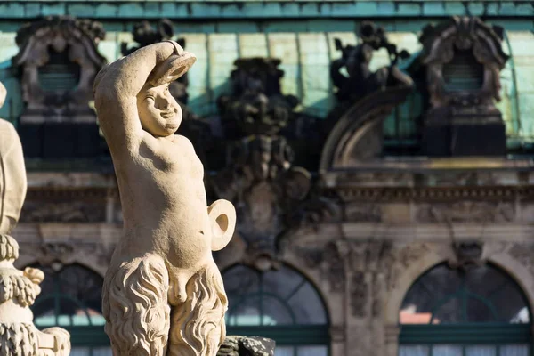 Estatuas Alrededor Nymphenbad Palacio Barroco Zwinger Dresde Alemania Día Soleado —  Fotos de Stock