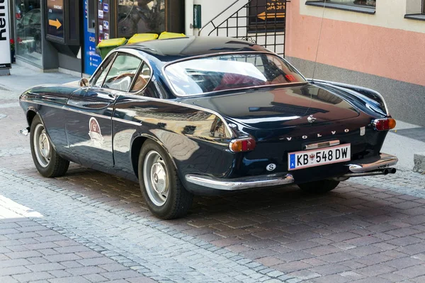 Saalbach Hinterglemm Austria Czerwca 2018 Vintage Samochodów Volvo 1800 Oldsmobile — Zdjęcie stockowe