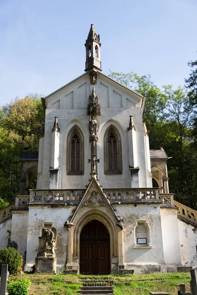 Νεκροταφείο Αγίου Ιωάννη Κάτω Από Βράχο Παρεκκλήσι Άγιος Maximilian Δεκ — Φωτογραφία Αρχείου