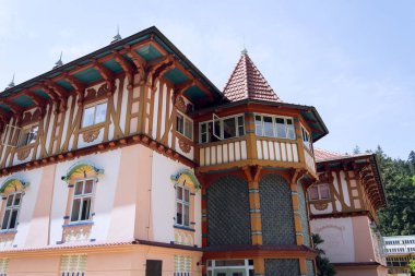 Ulusal kültürel anıt Jurkovicuv evde spa town Luhacovice, Çek Cumhuriyeti, güneşli yaz günü 1902 üzerinden