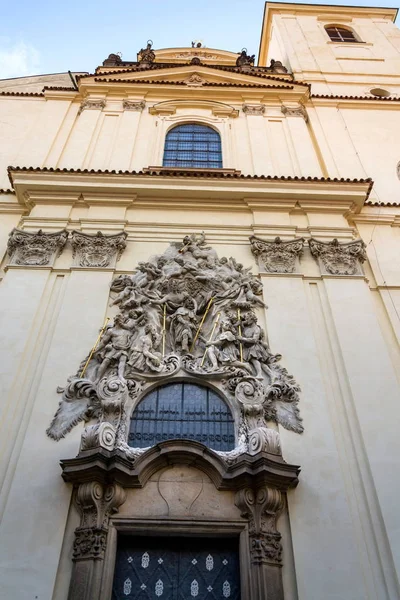 Relief Wypukły Elewacji Kościoła Saint James Większa Klasztoru Minorytów Słoneczny — Zdjęcie stockowe