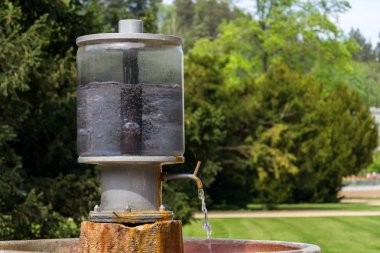 Dr. Stastny mineral akışı şifa kamu doğal bahar mineralize su spa Town Luhacovice, Çek Cumhuriyeti