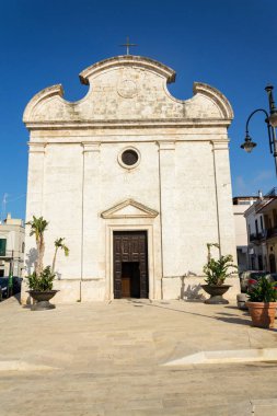 Polignano A Mare, İtalya - 6 Temmuz 2018: Kilise Chiesa della Trinita üzerinde 6 Temmuz 2018 yılında Polignano a Mare, İtalya.