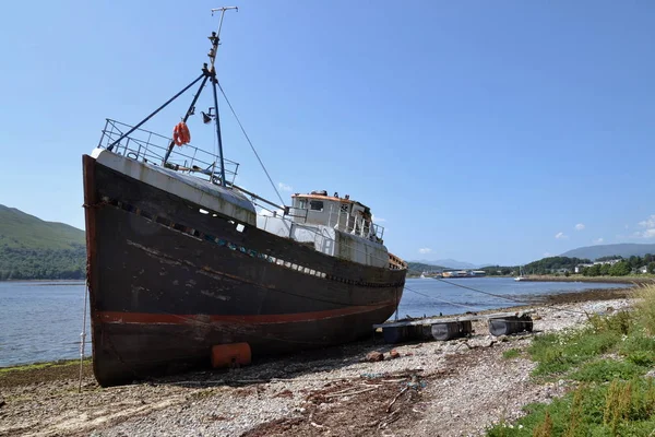 Övergiven Vintage Fiskebåt Stranden Nära Boden Village Fort William Skottland — Stockfoto