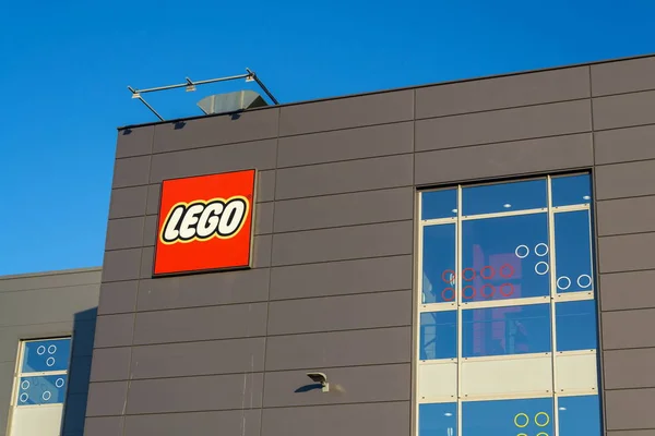 Kladno República Checa Dezembro 2018 Logotipo Empresa Lego Group Prédio — Fotografia de Stock