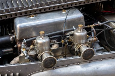 Saalbach-Hinterglemm, Avusturya-21 Haziran 2018: Vintage Alvis oldsmobile kıdemli araba ayakta Caddesi üzerinde 21 Haziran 2018 Saalbach-Hinterglemm, Avusturya.