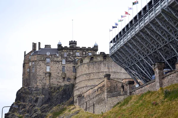 Edinburgh Castle Castle Rock Sett Från Downtown Skottland Storbritannien Molnig — Stockfoto