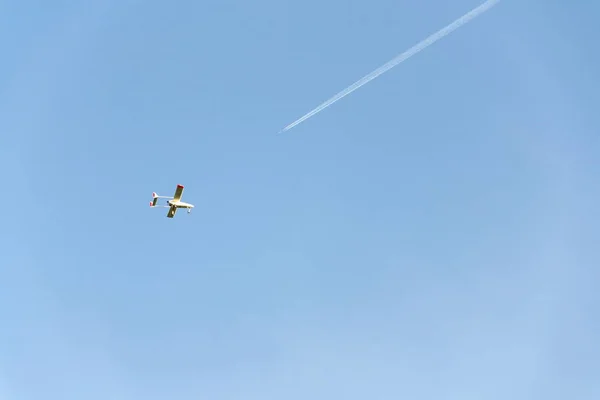Drone Surveillance Véhicules Aériens Sans Pilote Avec Lumière Appareil Photo — Photo