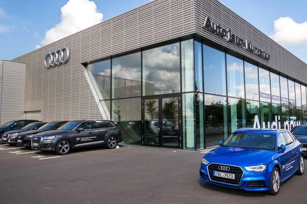 Prague República Checa Maio 2019 Logotipo Audi Company Dealership Building — Fotografia de Stock