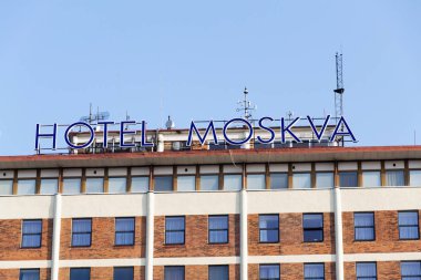 Zlin, Çek Cumhuriyeti - 29 Nisan 2018: Namesti Prace 'deki Moskva Oteli 29 Nisan 2018, Zlin, Çek Cumhuriyeti.