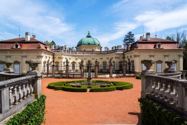 Szczegóły Architektury Zamku Buczawie Morawach Czechy Słoneczny Letni Dzień — Zdjęcie stockowe