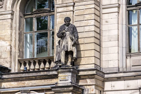 Statuia Lui Johannes Peter Muller Fața Muzeului Blană Naturkunde Muzeul — Fotografie, imagine de stoc