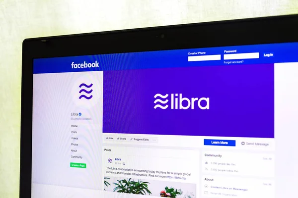 Praga República Checa Junio 2019 Página Facebook Criptomoneda Libra Pantalla —  Fotos de Stock