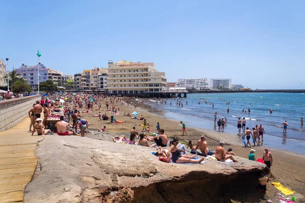 Medano Spain July 2019 People Swimming Sunbathing Playa Medano Beach — Stock Photo, Image