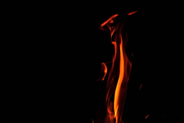 Llamas Fuego Rojas Anaranjadas Aisladas Sobre Fondo Negro Formas Espeluznantes —  Fotos de Stock