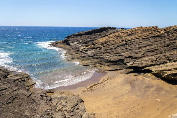 Kleiner Strand Versteckt Zwischen Dramatischen Klippen Auf Teneriffa Kanarische Inseln — Stockfoto