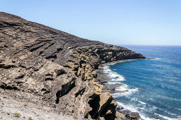 Ondas Quebrando Falésias Dramáticas Costa Sul Montana Pelada Montanha Tenerife — Fotografia de Stock