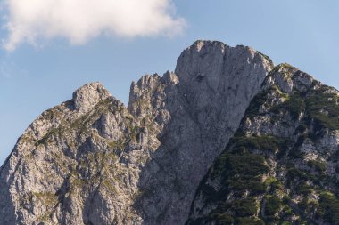 Alpler Grosser Donnerkogel Dağı Top, Gosau, Gmunden ilçe, Yukarı Avusturya federal devlet, güneşli yaz günü, berrak mavi gökyüzü, keşif wanderlust kavramı