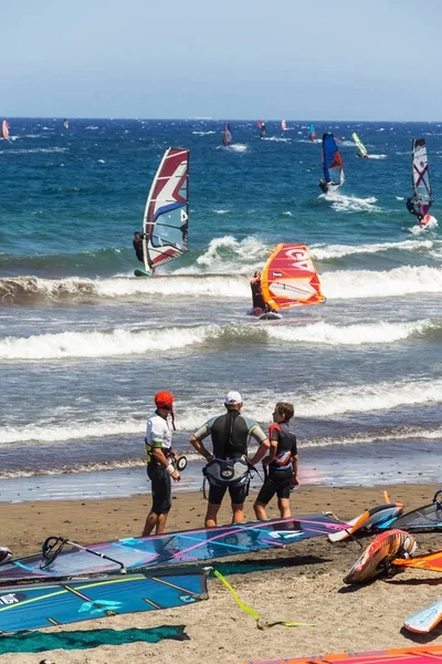 Medano Spain July 2019 People Surfing Kiting Windsurfing Playa Leocadio — Stock Photo, Image