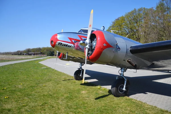 Прага Чешская Республика Апреля 2020 Года Винтажный Самолет Lockheed Electra — стоковое фото