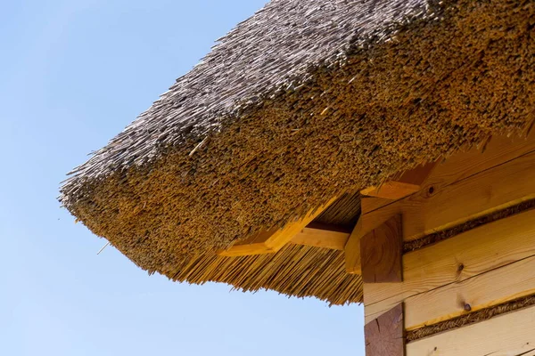 Detalhe Telhado Tradicional Palha Palheta Dia Ensolarado Verão — Fotografia de Stock