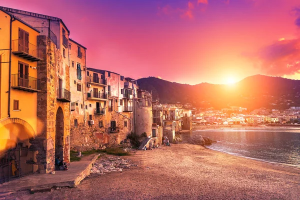 Δες Στο Cefalu Στο Ηλιοβασίλεμα Σικελία Ιταλία — Φωτογραφία Αρχείου