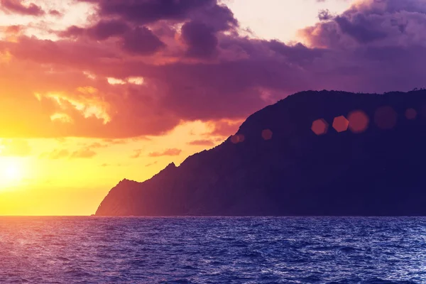 Beautiful Seascape View Sea Silhouette Mountains Sunset — Stock Photo, Image
